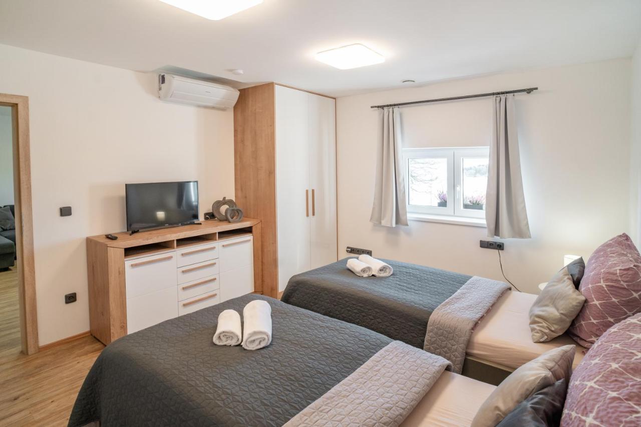 Hotel Smrz Sepekov Экстерьер фото