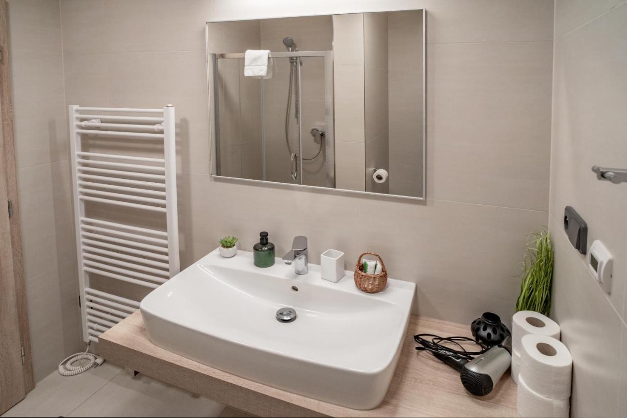 Hotel Smrz Sepekov Экстерьер фото
