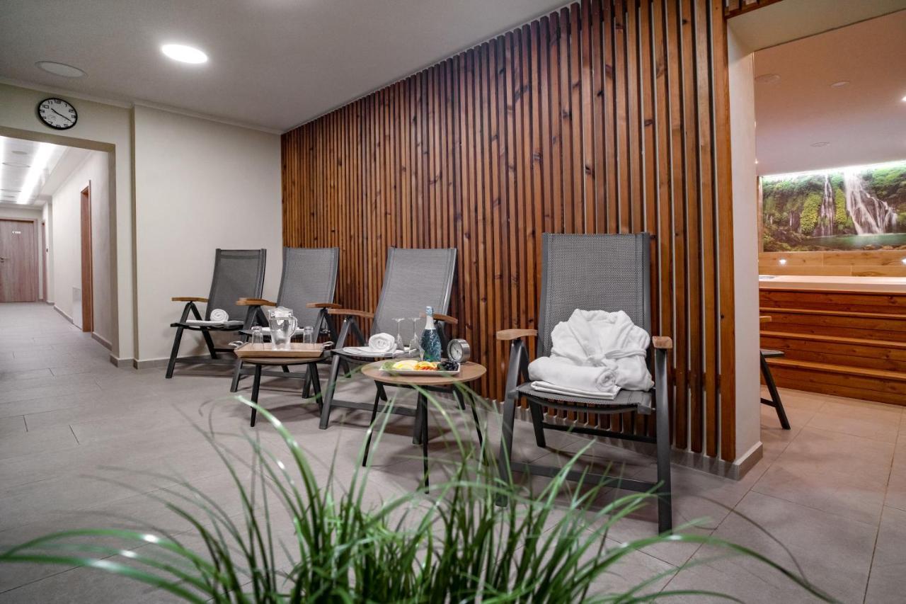 Hotel Smrz Sepekov Экстерьер фото