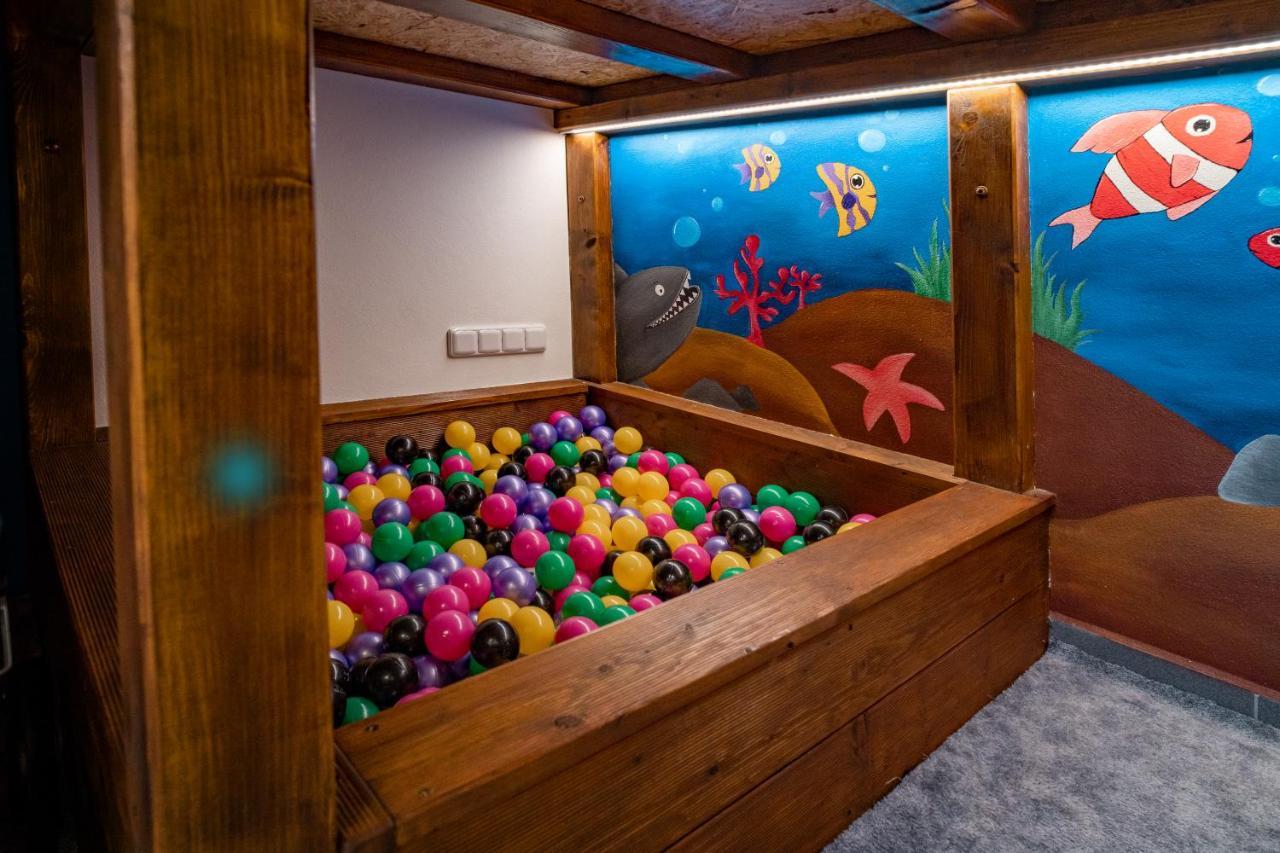Hotel Smrz Sepekov Экстерьер фото