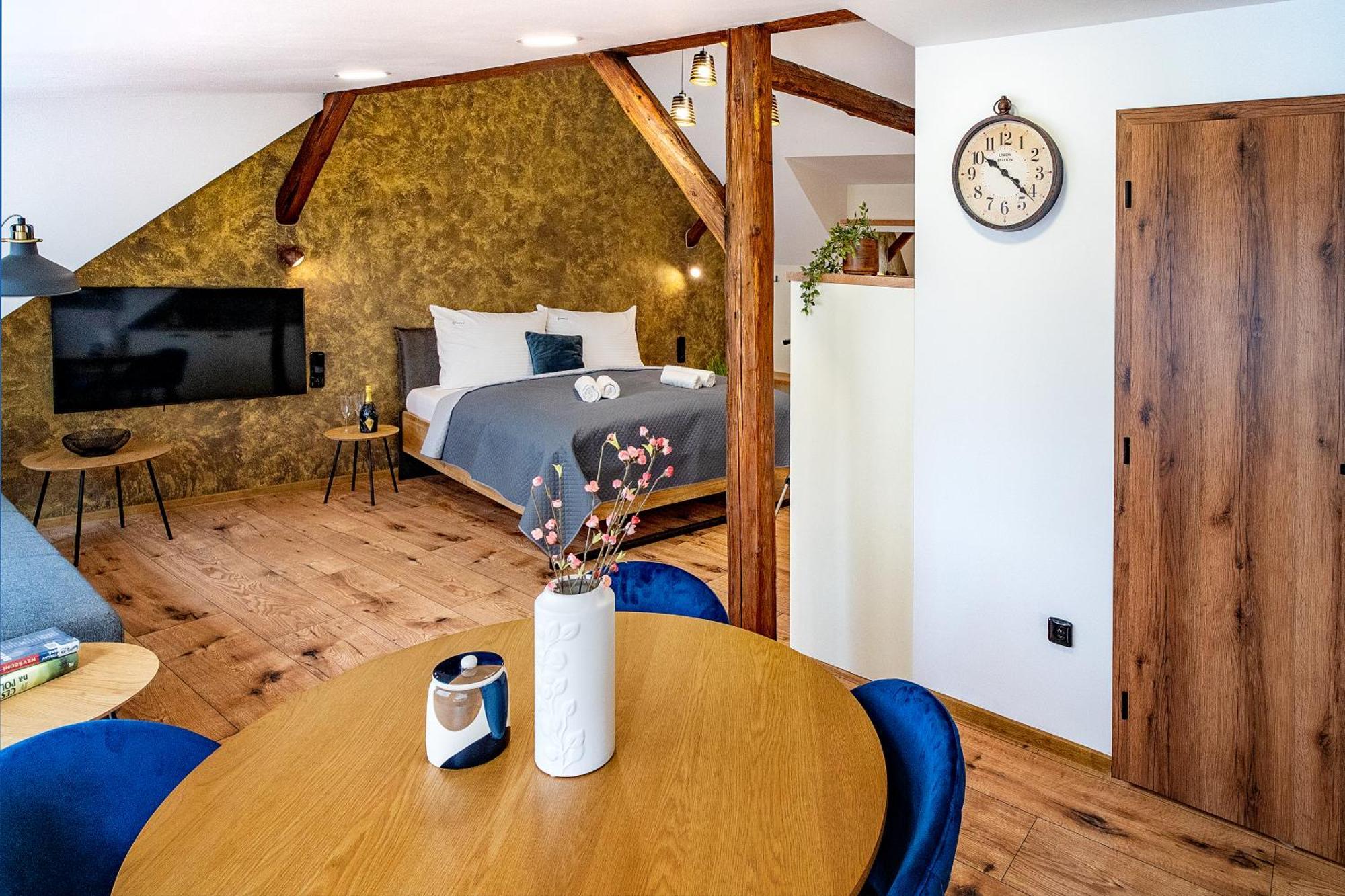Hotel Smrz Sepekov Экстерьер фото